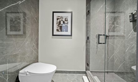 Sky & Suite 9