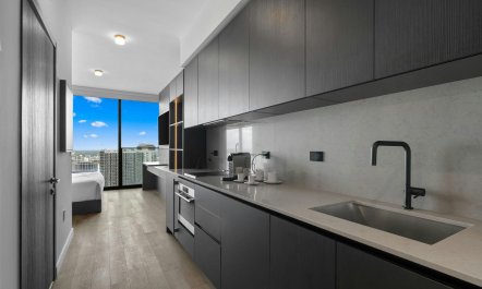Morning, Miami 1