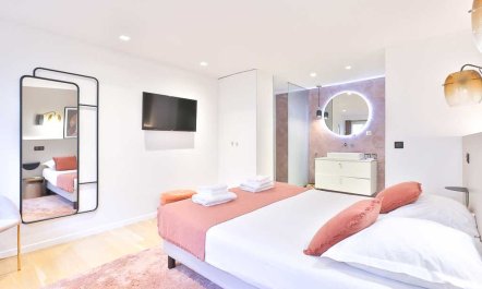 Marais at Your Door 7