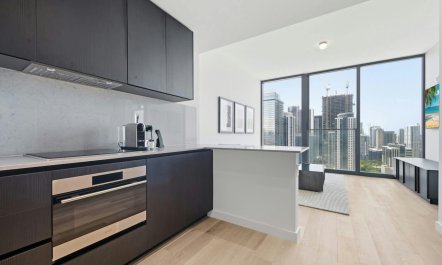 Thirty-Fifth & Bay 6