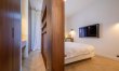 Haussmann & Courtyard Light 8