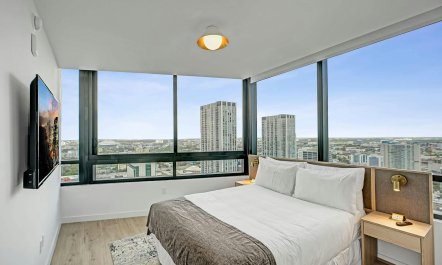 Climbing the Biscayne 7