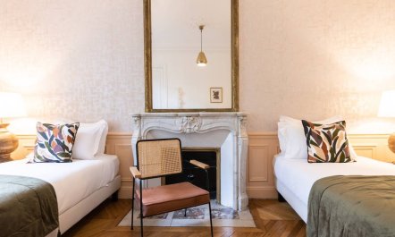 Herringbone in the Huitieme 8