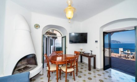 Conca dei Marini Charm 1