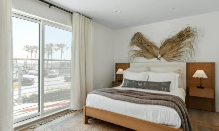 Manhattan Beach Belle 9