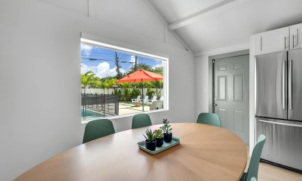 Pergola & Hollywood 9