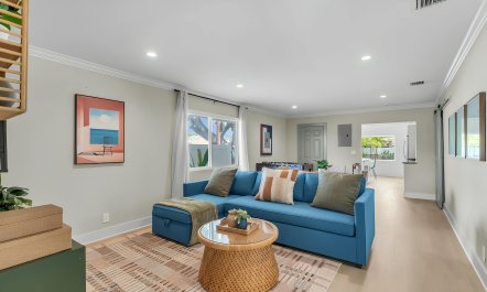 Pergola & Hollywood 1