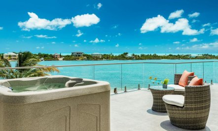 Caicos Cloud 4