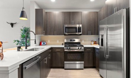 Roosevelt Ember 8