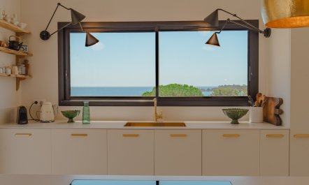 Ocean's Calm Reach 7