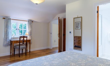 2 Bed in Truro 8