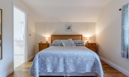 2 Bed in Truro 7