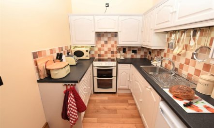 2 Bed in Llanfihangel-nant-Bran 3