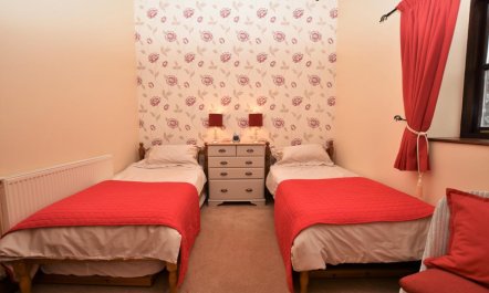 2 Bed in Llanfihangel-nant-Bran 8