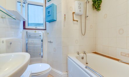 1 Bed in Tenby 7
