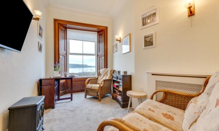 1 Bed in Tenby 2