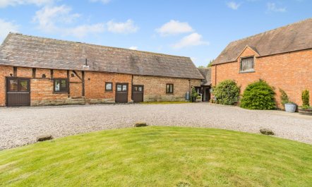 3 Bed in Tong