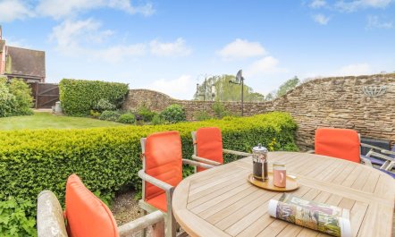 3 Bed in Tong 1