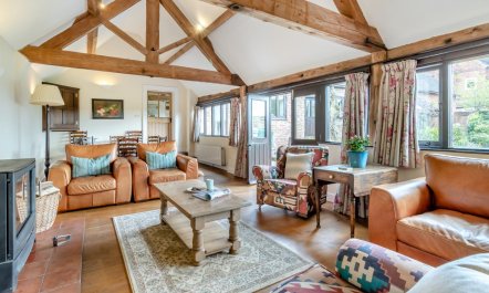 3 Bed in Tong 3