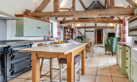 3 Bed in Tong 6