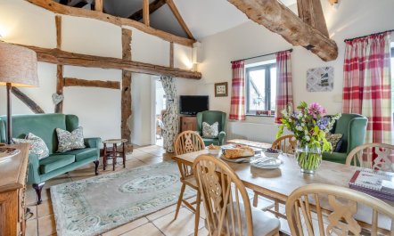 3 Bed in Tong 5