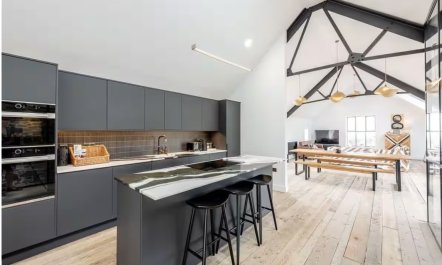 6 Bed in Hartland 2