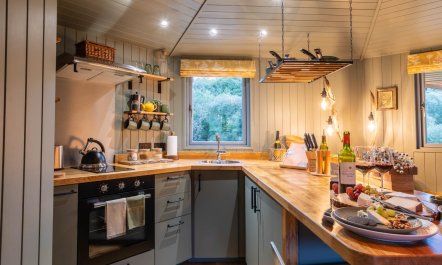 1 Bed in Cwmdu 5