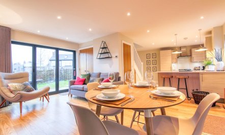 2 Bed in Crossways 1