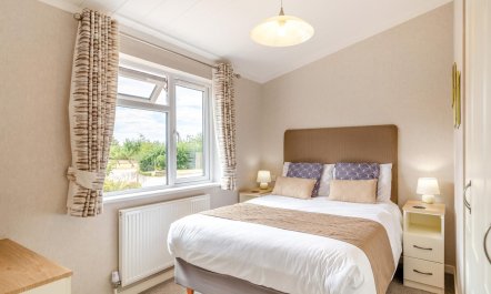 2 Bed in West Lydford 4