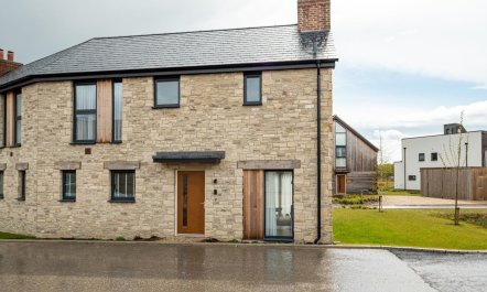 2 Bed in Crossways 1