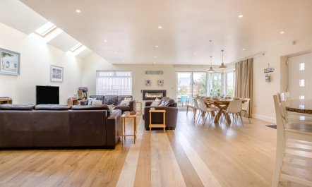 4 Bed in Christchurch 4