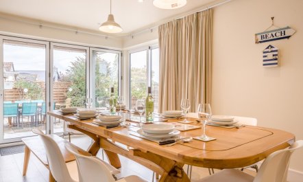 4 Bed in Christchurch 6