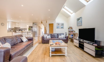4 Bed in Christchurch 3