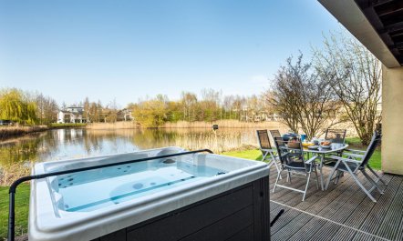 4 Bed in Somerford Keynes 1
