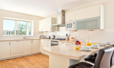 4 Bed in Somerford Keynes 8