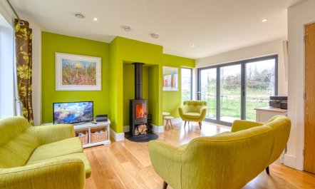 3 Bed in Crossways