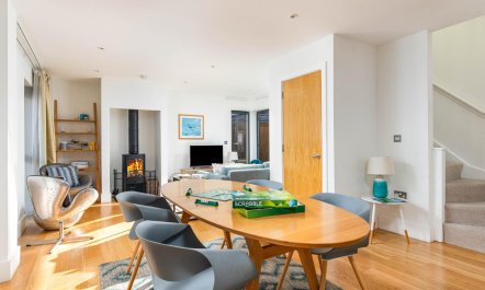 3 Bed in Crossways 2