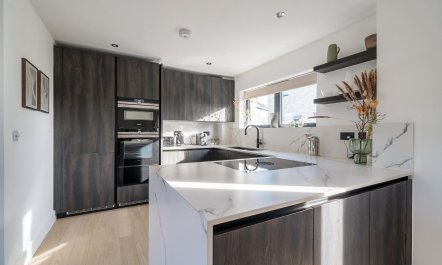 4 Bed in Crossways 1
