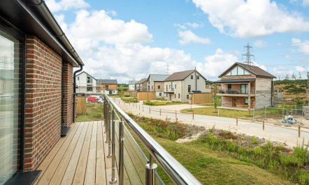 3 Bed in Crossways 8