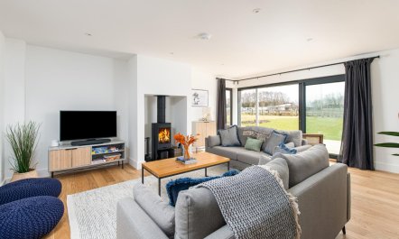 4 Bed in Crossways 7