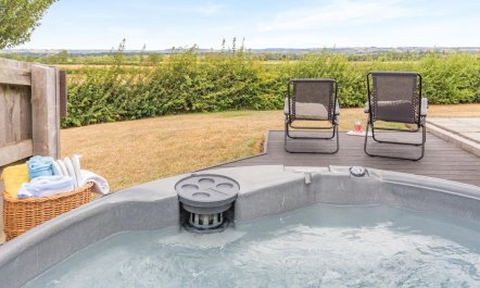 2 Bed in West Lydford