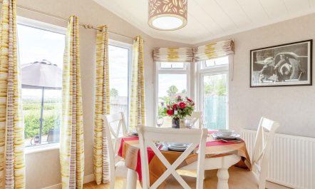 2 Bed in West Lydford 7