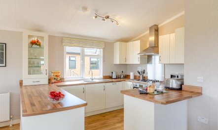 2 Bed in West Lydford 9