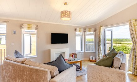 2 Bed in West Lydford 2