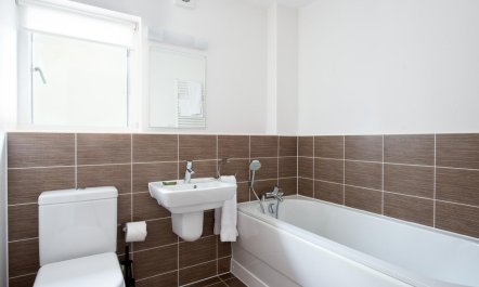 5 Bed in Somerford Keynes 9