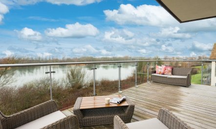 5 Bed in Somerford Keynes 1