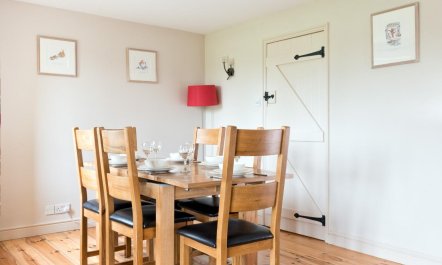 3 Bed in Somerford Keynes 5