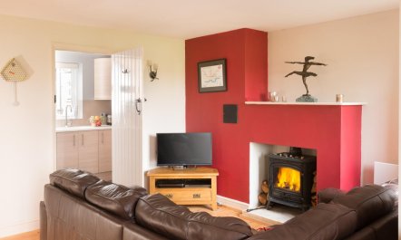 3 Bed in Somerford Keynes 1