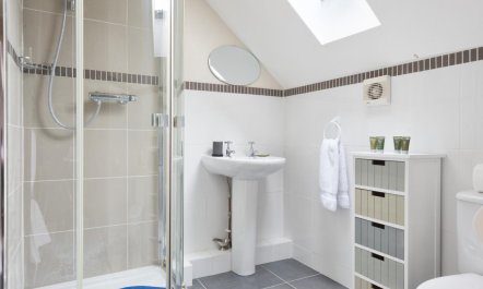 3 Bed in Somerford Keynes 9