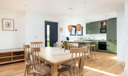 3 Bed in Crossways 6